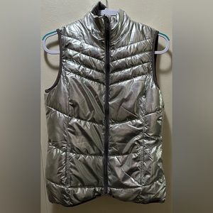 Xersion Packable Silver Metallic Vest Size Medium